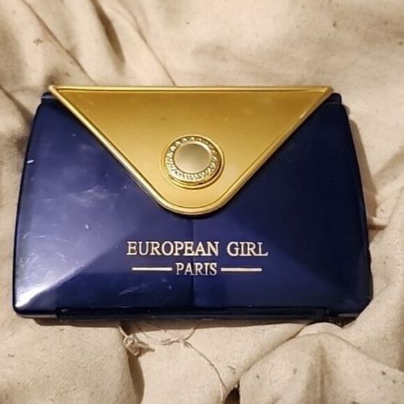 Vintage European Girl Paris Purse-Style Compact Case Plastic Navy Gold-Tone - Picture 4 of 4